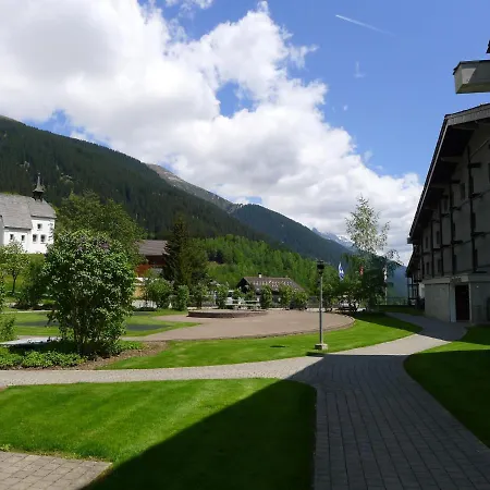 B 032 By Interhome *