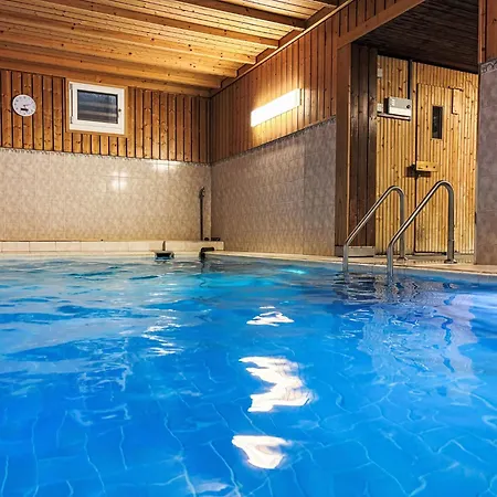 B 032 By Interhome *