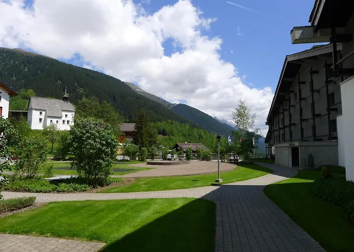 B 032 By Interhome *